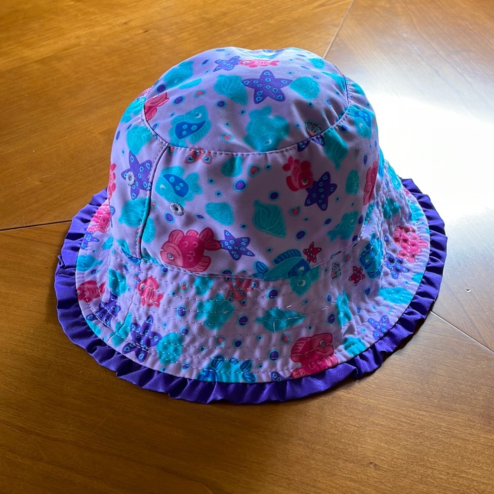 UVSkinz reversible bucket hat
